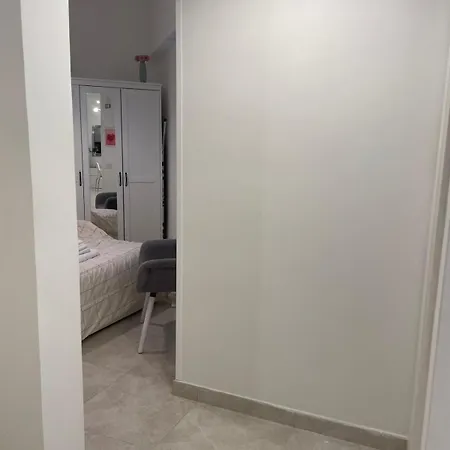 Dama Maria Elena Apartman Róma