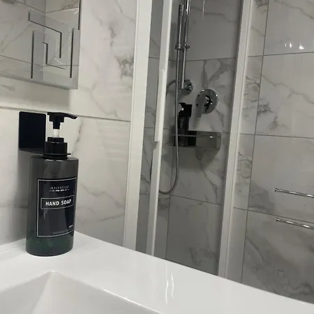 Dama Maria Elena - 1 Min Walk To Valle Aurelia Metro Apartamento *